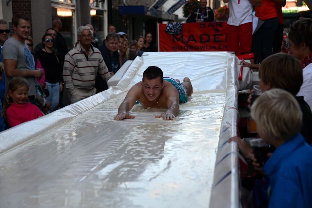 ../Images/Donderdag kermis 251.jpg